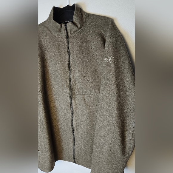 Arc'teryx Men's Diplomat Jacket XL Tan - Picture 5 of 7